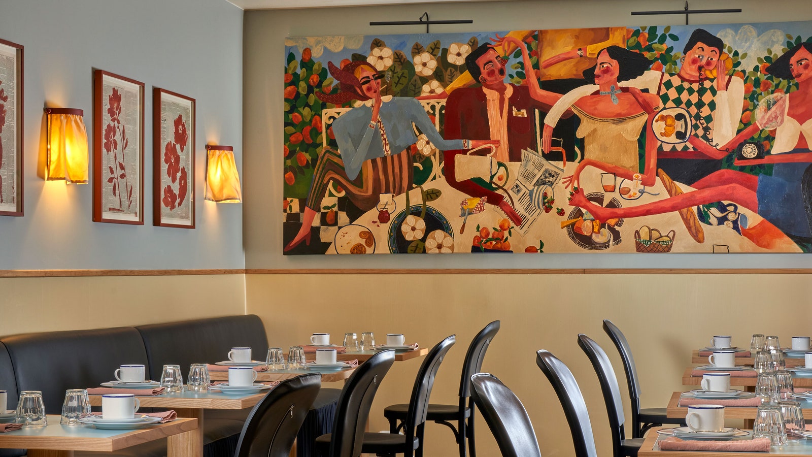 Breakfast room at Hôtel de La Boétie, Paris