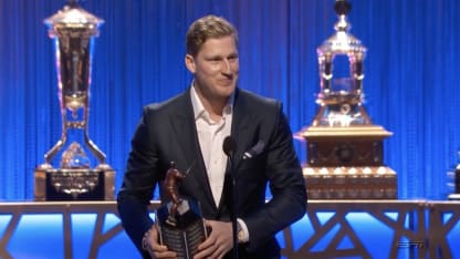 MacKinnon dostal Ted Lindsay Award