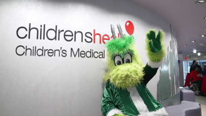 Stars visit Children's hospital 