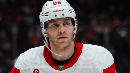 Patrick Kane bude ďalej hrať za Detroit 