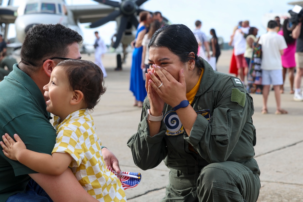 VAW-123 returns to Naval Station Norfolk.