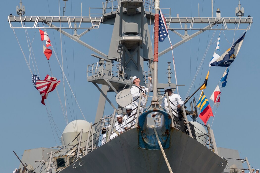 IKE CSG returns to Naval Station Norfolk.