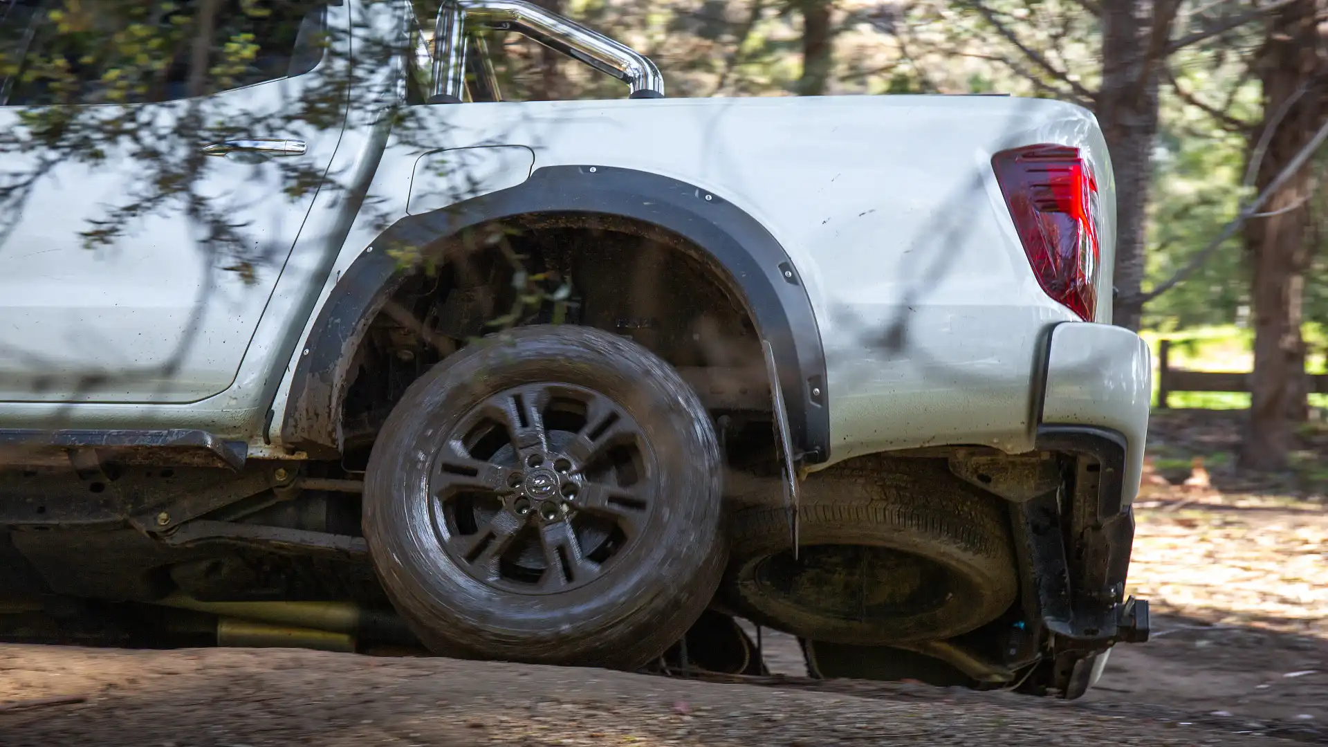 2021 Nissan Navara multi-angle off-road experience