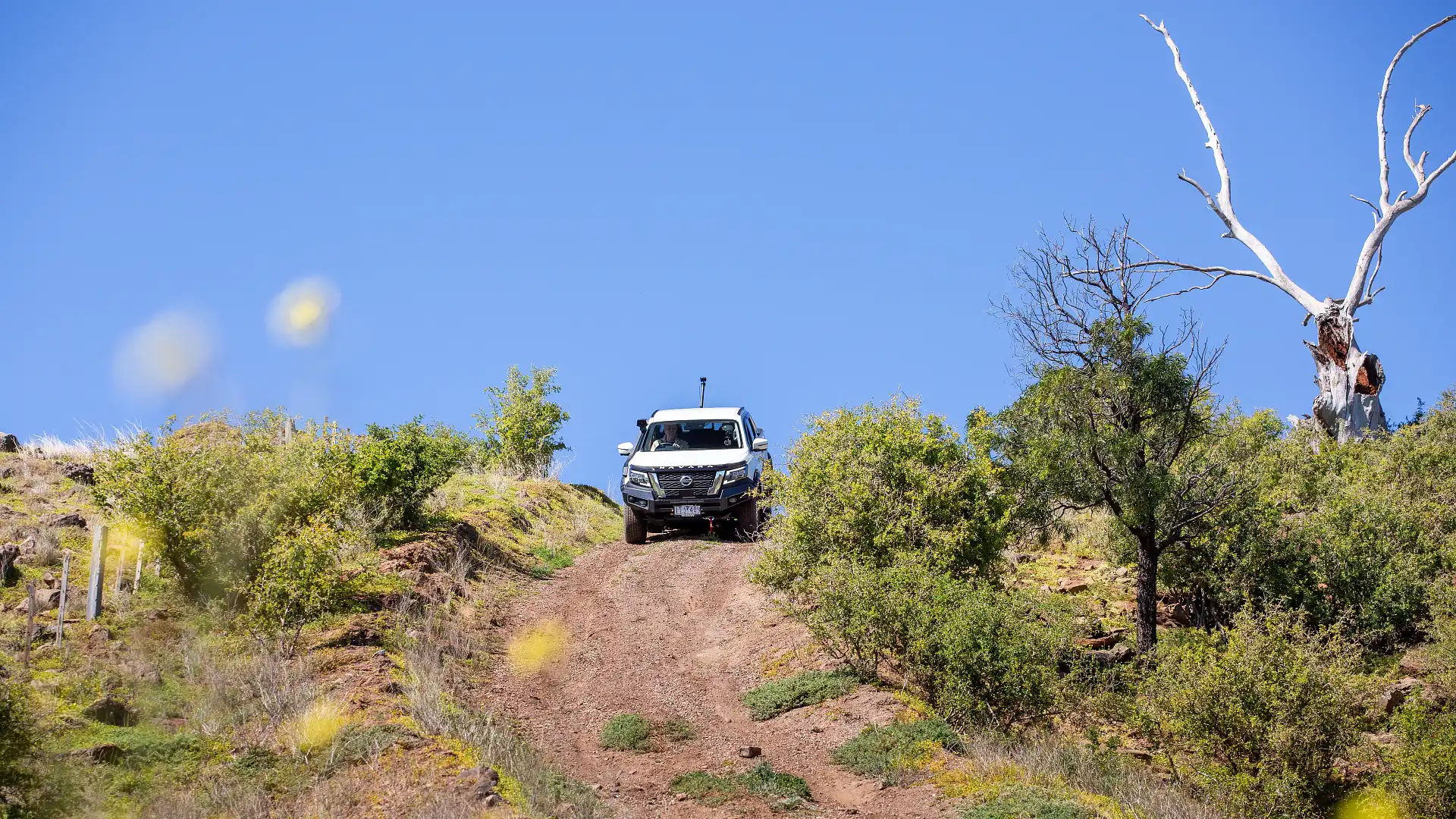 2021 Nissan Navara multi-angle off-road experience