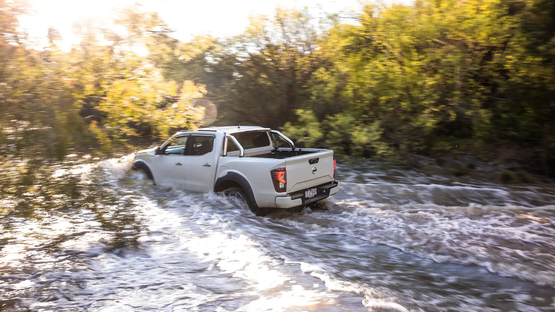 2021 Nissan Navara multi-angle off-road experience