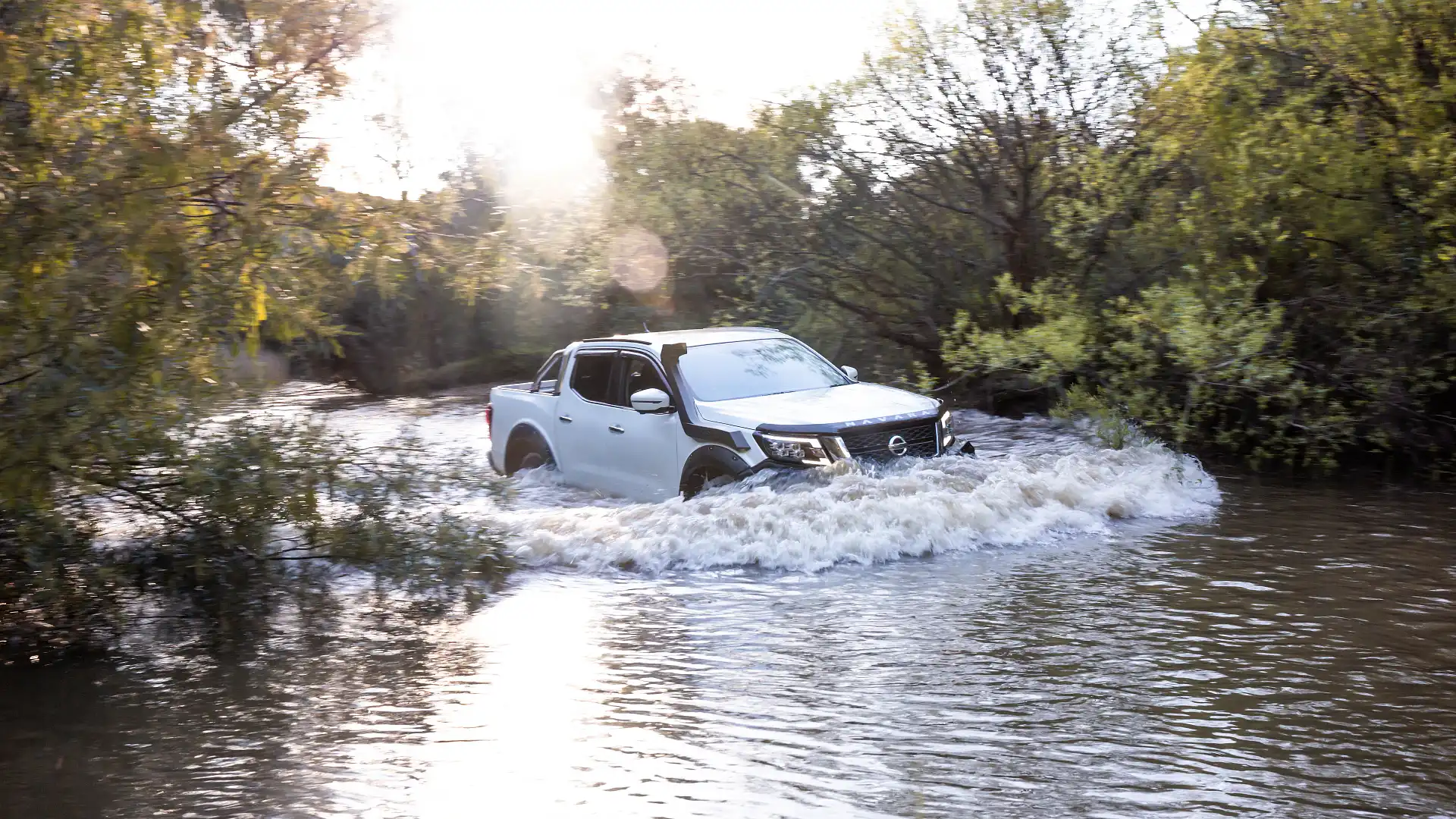 2021 Nissan Navara multi-angle off-road experience