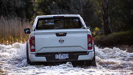 2021 Nissan Navara multi-angle off-road experience