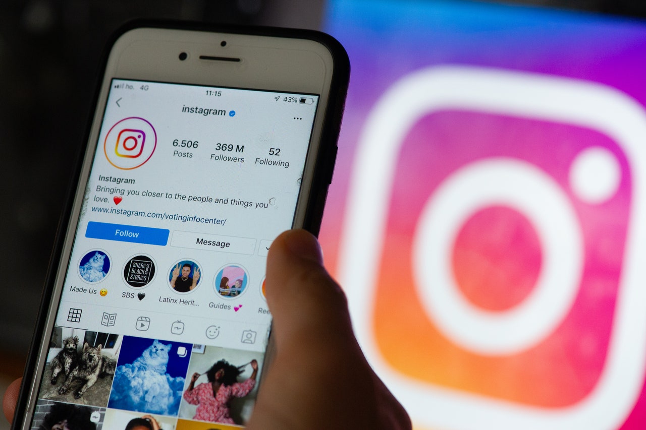 Creadores firman carta contra las nuevas medidas que limitan el contenido político en Instagram