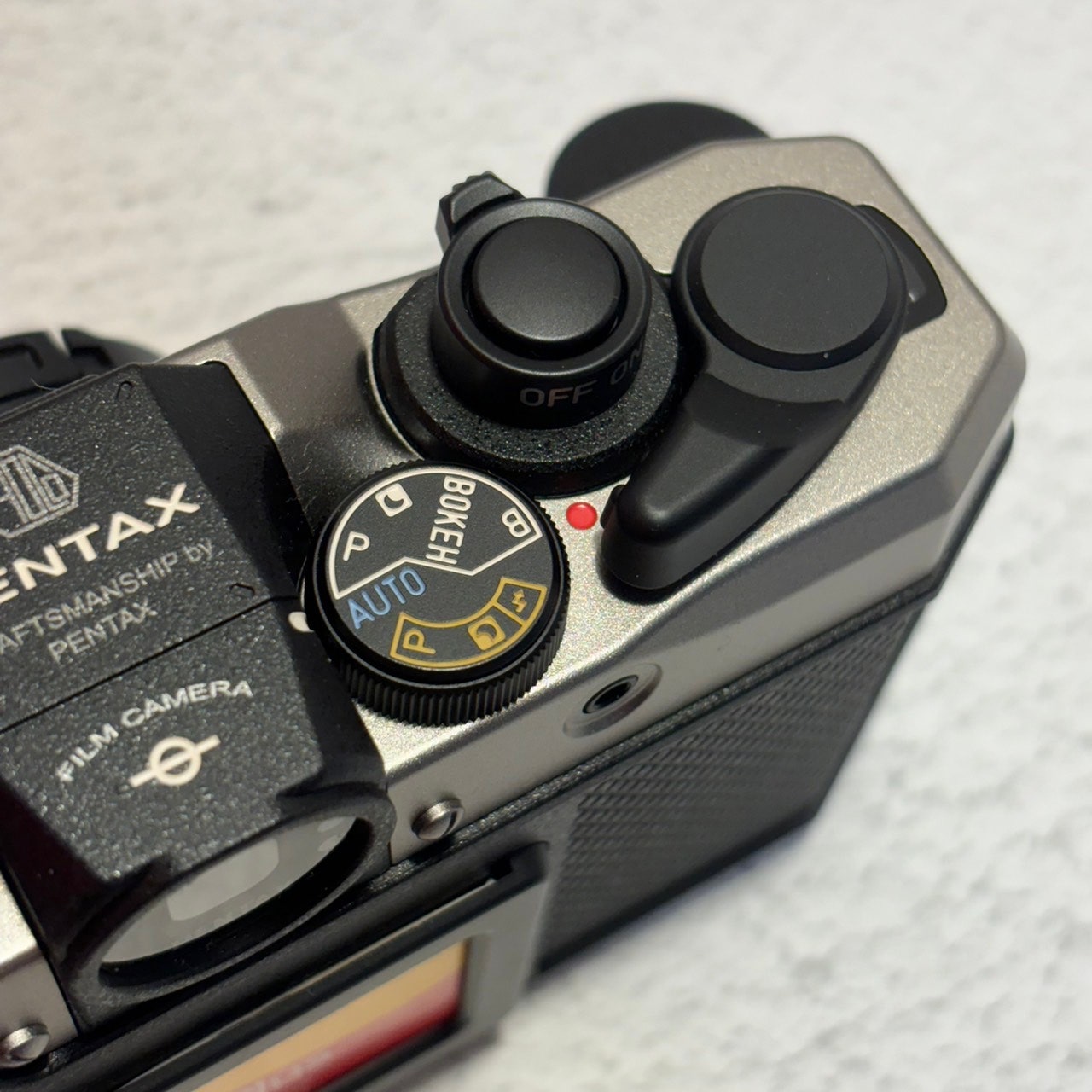 內含編輯實拍照！開箱體驗「PENTAX 17 底片相機」：輕巧又方便攜帶適合街拍、無腦按快門也能拍出美照