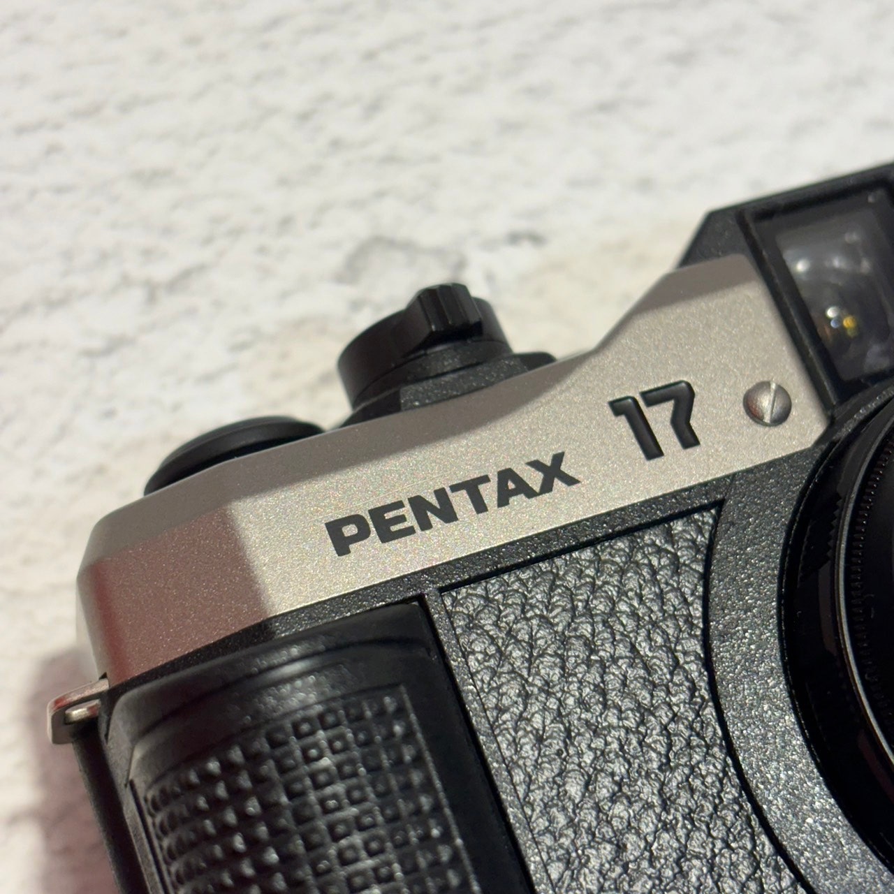 內含編輯實拍照！開箱體驗「PENTAX 17 底片相機」：輕巧又方便攜帶適合街拍、無腦按快門也能拍出美照