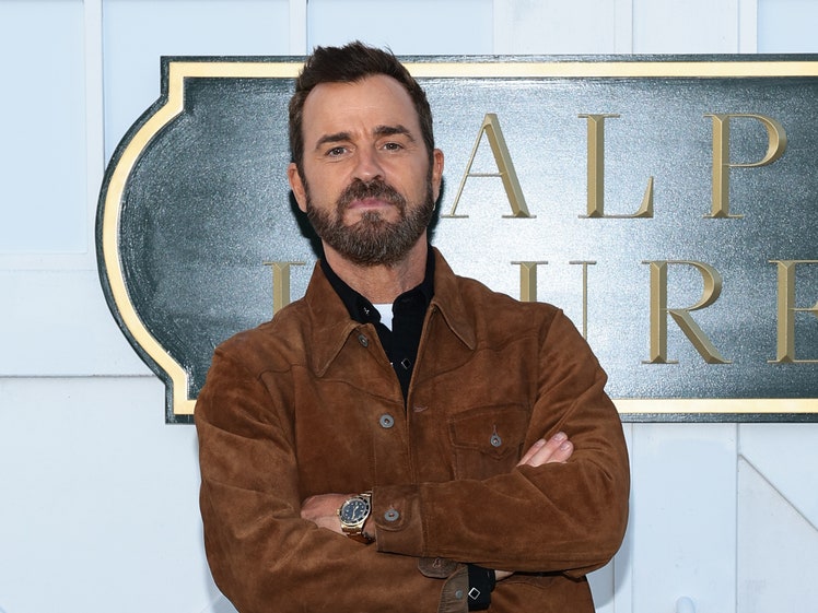 Justin Theroux Kicked Off Fashion Week in the Luscious Jacket Every Guy Needs