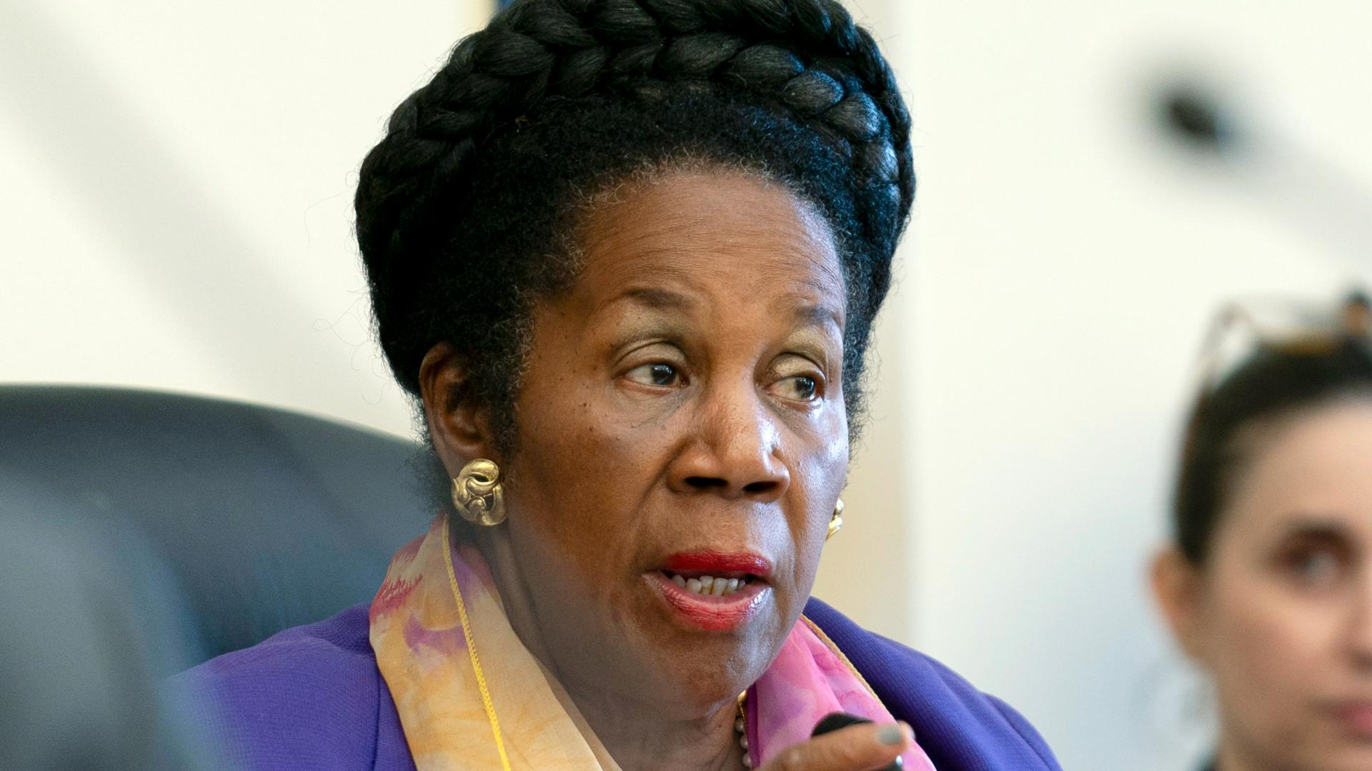 After the announcement of Rep. Sheila Jackson Lee's death, condolences poured in from both sides of the political aisle.