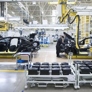 Volvo souffre de son implantation chinoise. Il se retrouve touché par la hausse des droits de douane européens sur les véhicules importés de Chine, lui qui produit des voitures dans l'Empire du milieu.