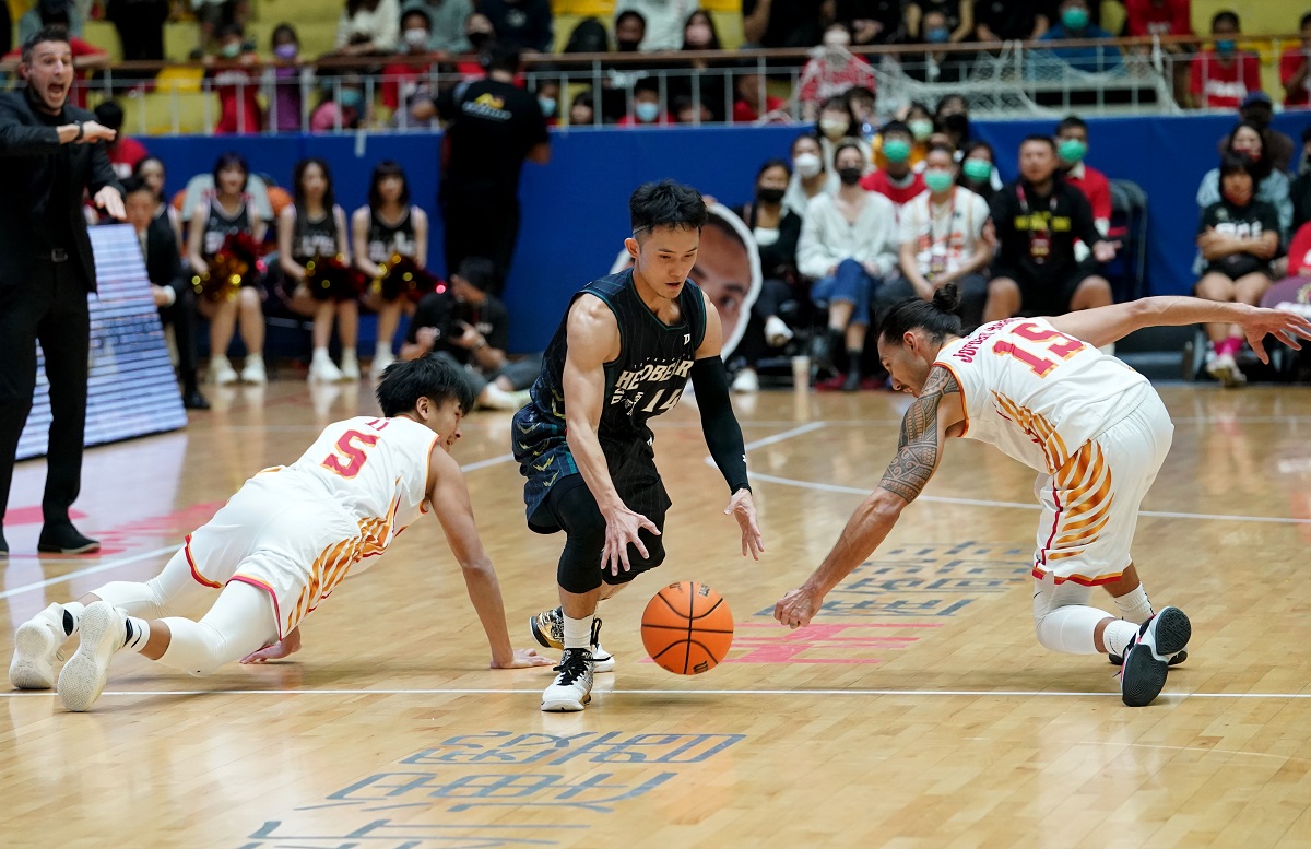 T1／蔣淯安聯手得分王士東　英熊逆轉太陽奪勝止敗
