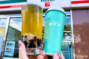 挑戰50嵐？7-11推「珍椰四季春買1送1」：特大杯25元開喝
