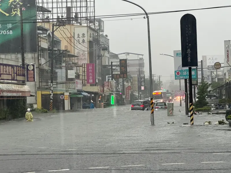 ▲凱米颱風預估會替北台灣、山區、西半部沿海帶來豪雨，適逢「年度大潮」，民眾務必慎防淹水。（示意圖／NOWnews資料照）