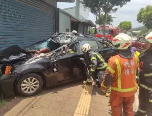 桃園龜山嚴重車禍！5車連環撞釀1死5傷　大批消防員火速救援
