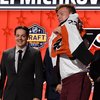 Matvei-Michkov-Danny-Briere-Flyers-NHL-Draft-2023.jpg