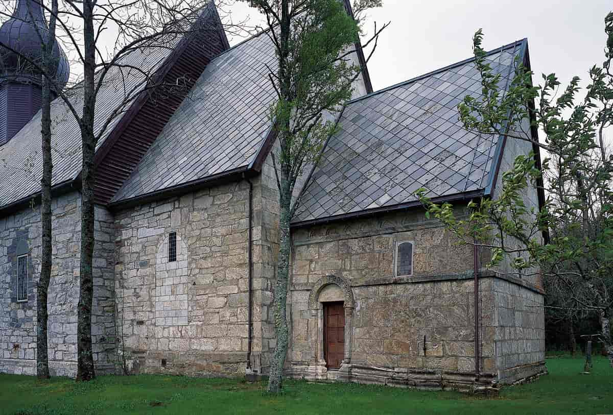 Alstahaug kirke