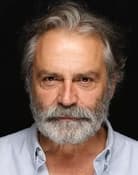 Haluk Bilginer as Şeref