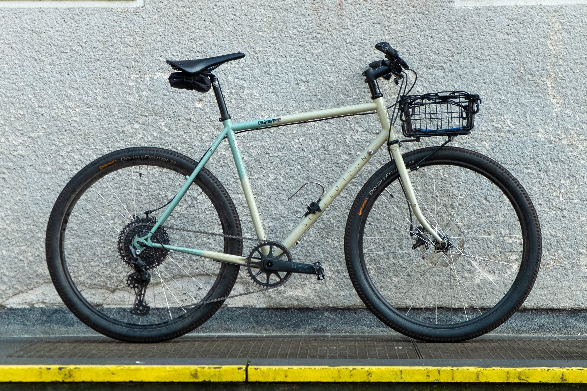 Readers' Rides: Tim's Brick Lane Bikes BLB Hitchhiker Basket Bike