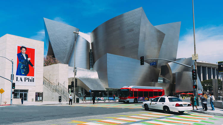 See the twisted architecture of the Walt Disney Concert Hall