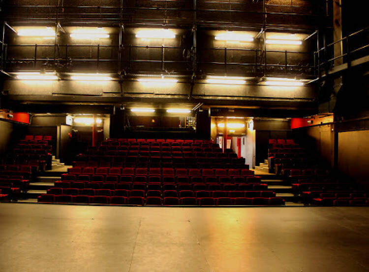 Watch innovative dance at Théâtre de la Bastille