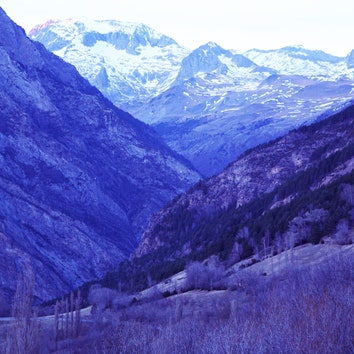 Pirineo aragonés, un viaje de cine, vino y nieve