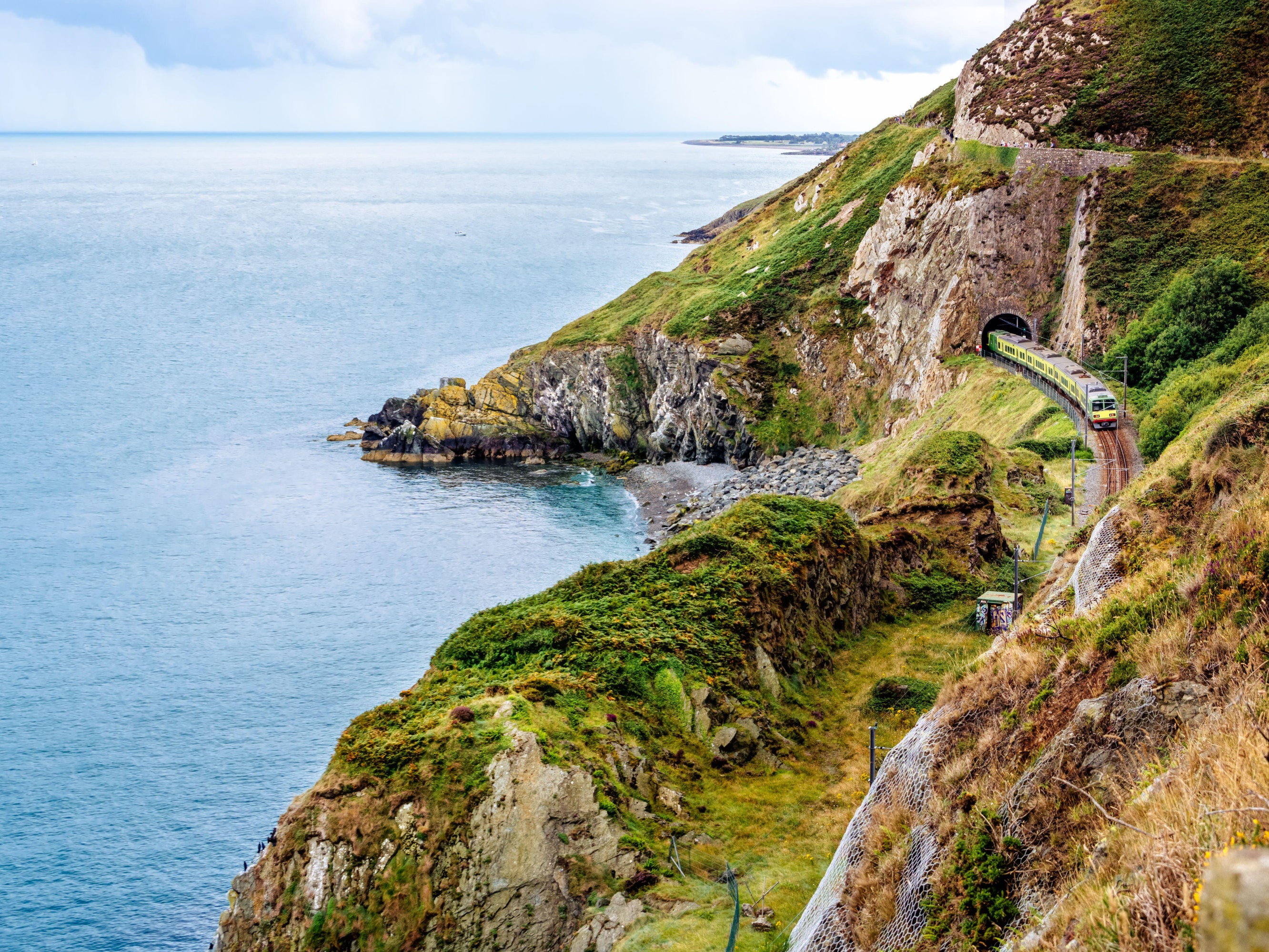 Las 8 rutas más bonitas para viajar en tren por Irlanda