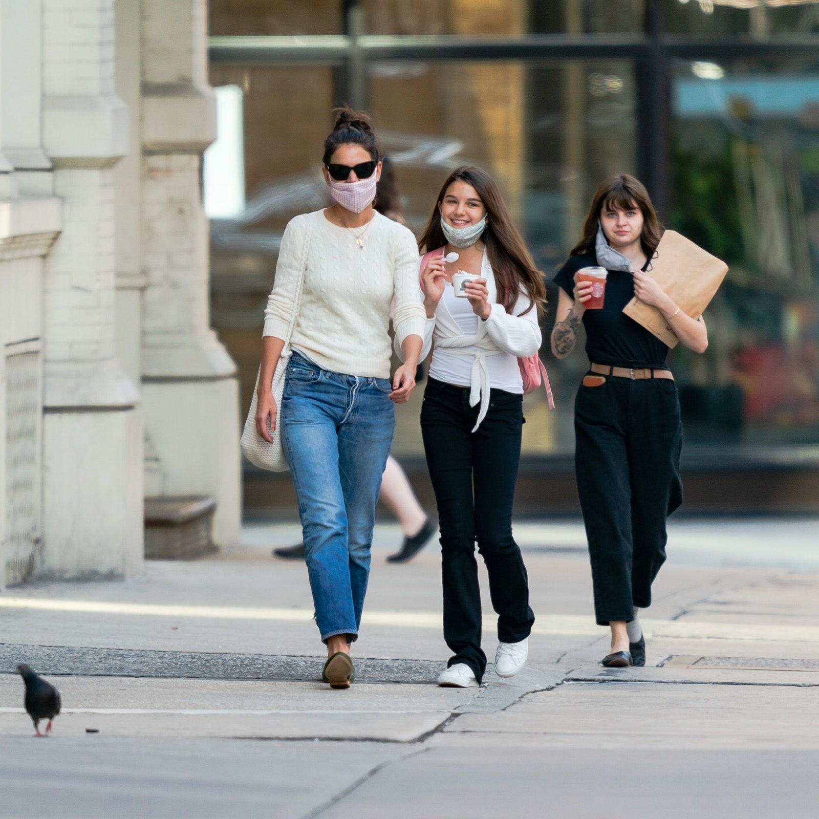 Suri Cruise Graduates From NY High School, Might Attend Carnegie Mellon University