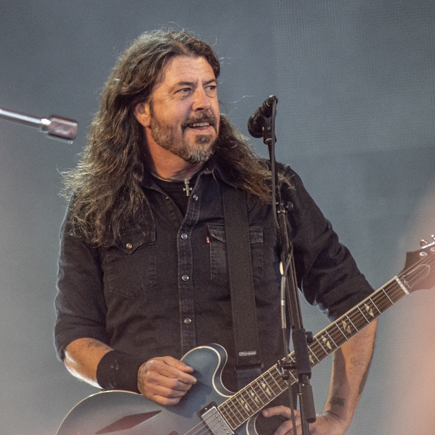 Foo Fighters' Frontman Dave Grohl Has Baby “Outside” 21-Year Marriage