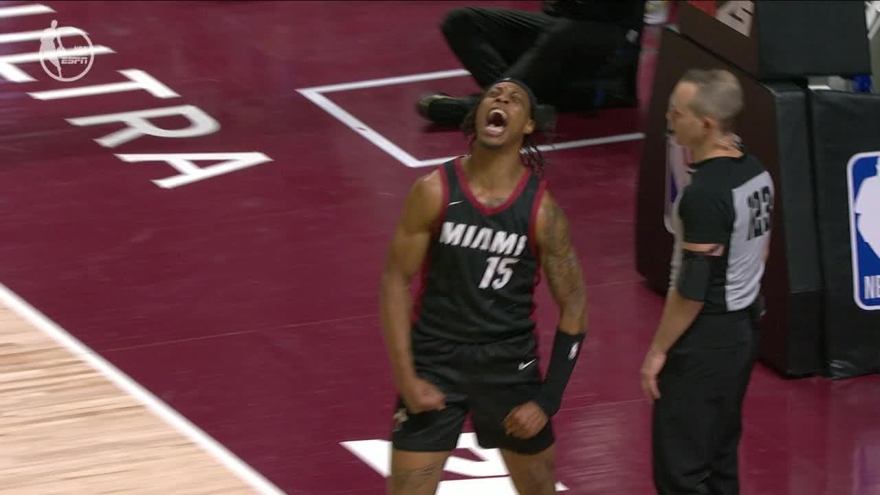 Alondes Williams throws down best dunk of summer league