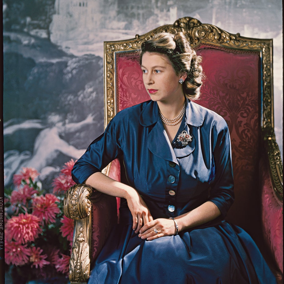 British Vogue’s Greatest Portraits Of The Queen Through The Years