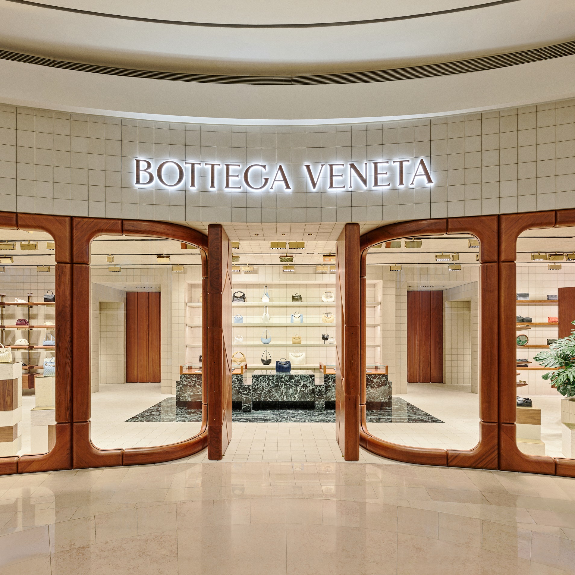 Bottega Veneta台北101旗艦店全新店裝，揉合「義大利工藝」與「當代藝術」的極致美學