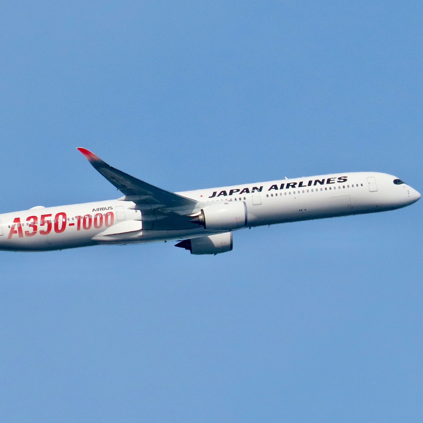 「日本航空 Japan Airlines Airbus A350-1000 」頭等艙、商務艙開箱：全面升級客艙空間、搭載先進科技設備、超有感的客製化服務，進入機艙就像來到日本！