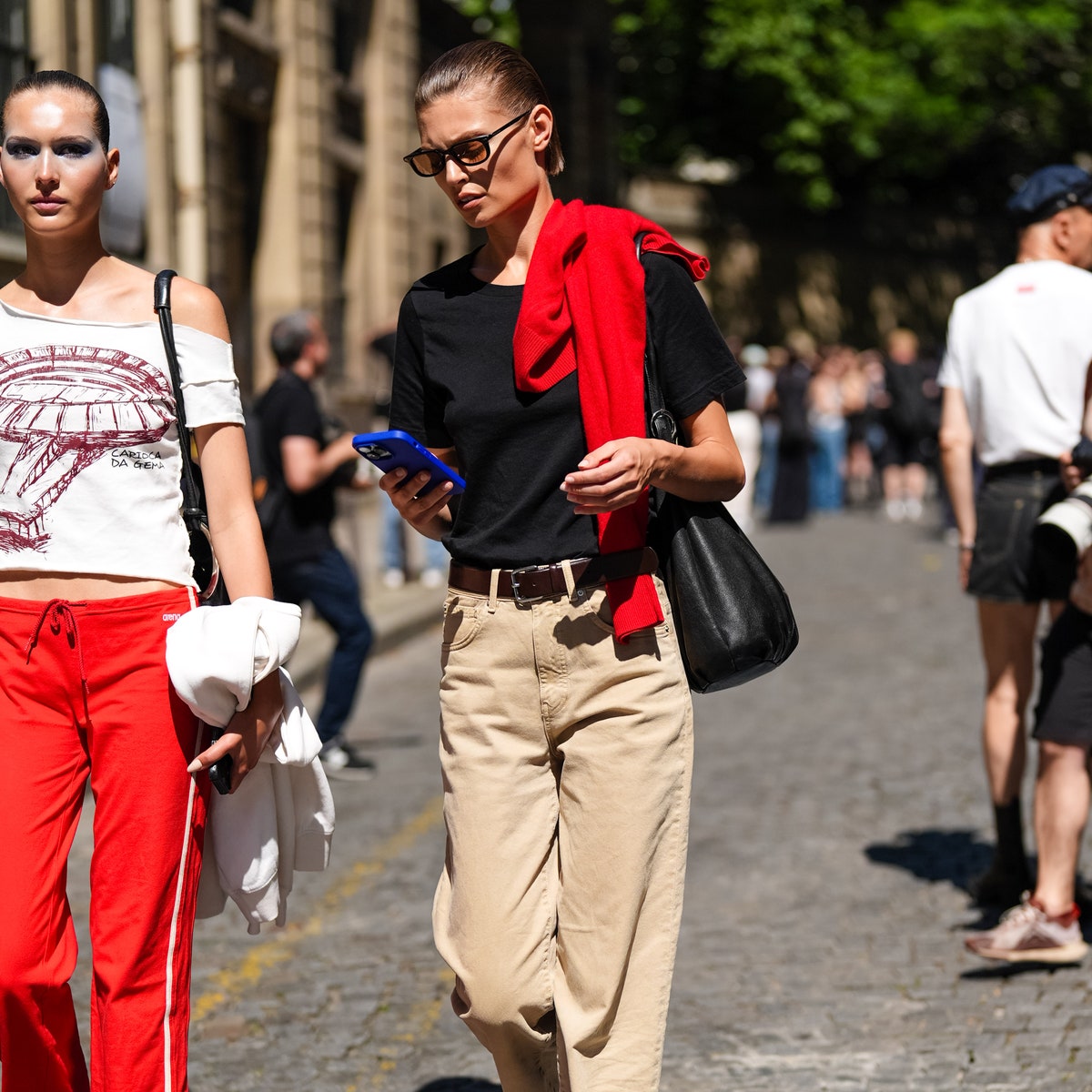 Beige Jeans: Das ist die Trendfarbe für den kommenden Herbst 2024