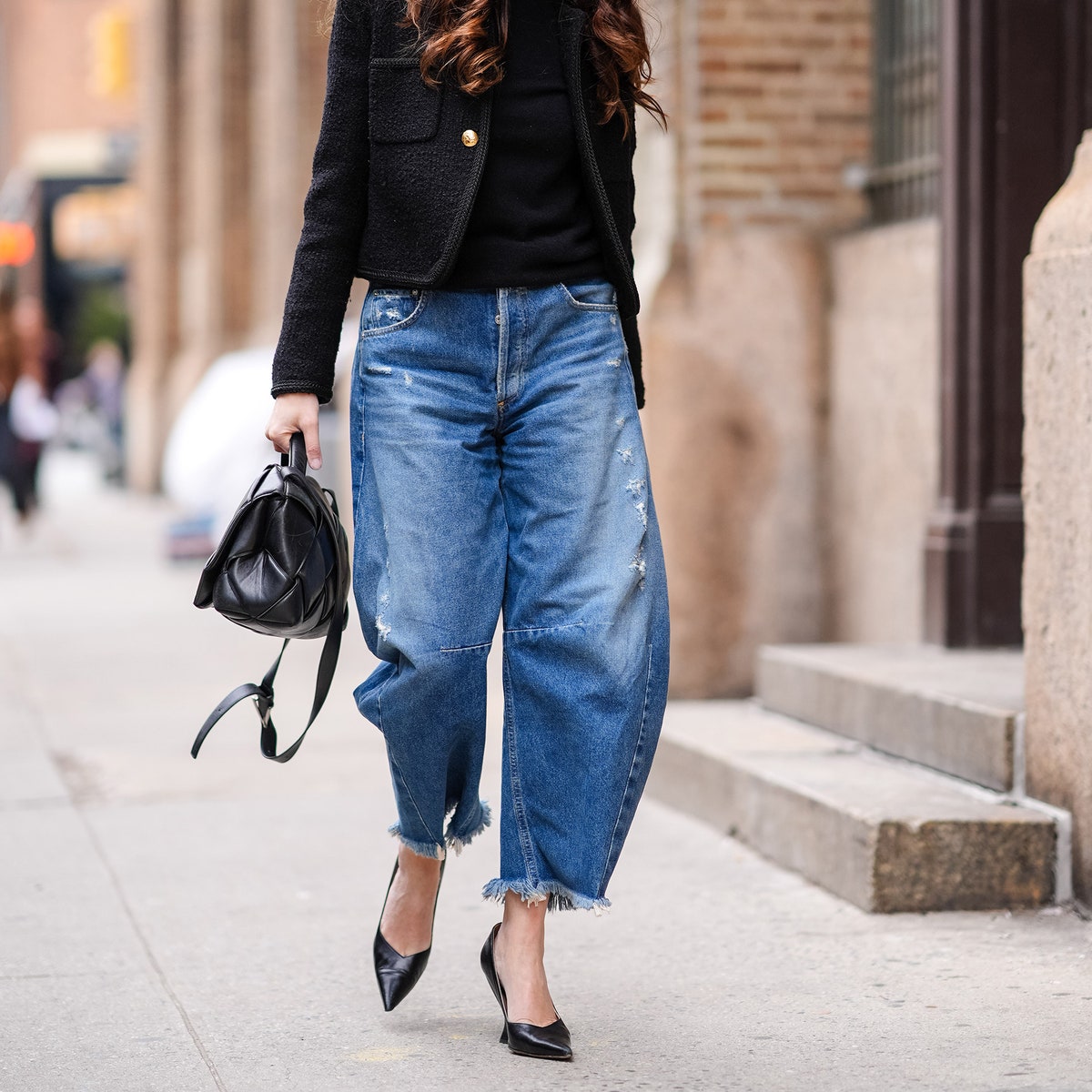 Barrel Jeans und High Heels: So kombinieren wir den sinnlichen Trend im Herbst 2024