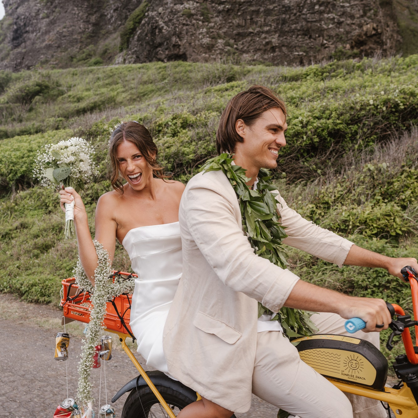 Hochzeit auf Hawaii: Dieses Brautpaar gab sich am Strand das Jawort