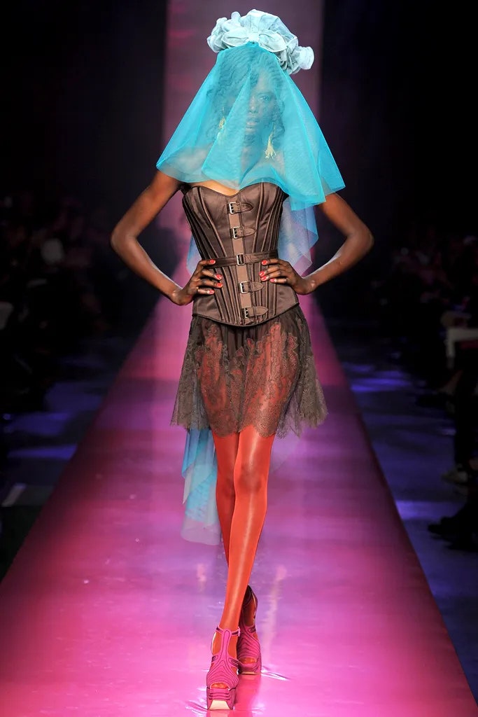 Ajak Deng at the Gaultier Paris SpringSummer 2012 haute couture show the inspiration behind Aya Nakamura's dress.