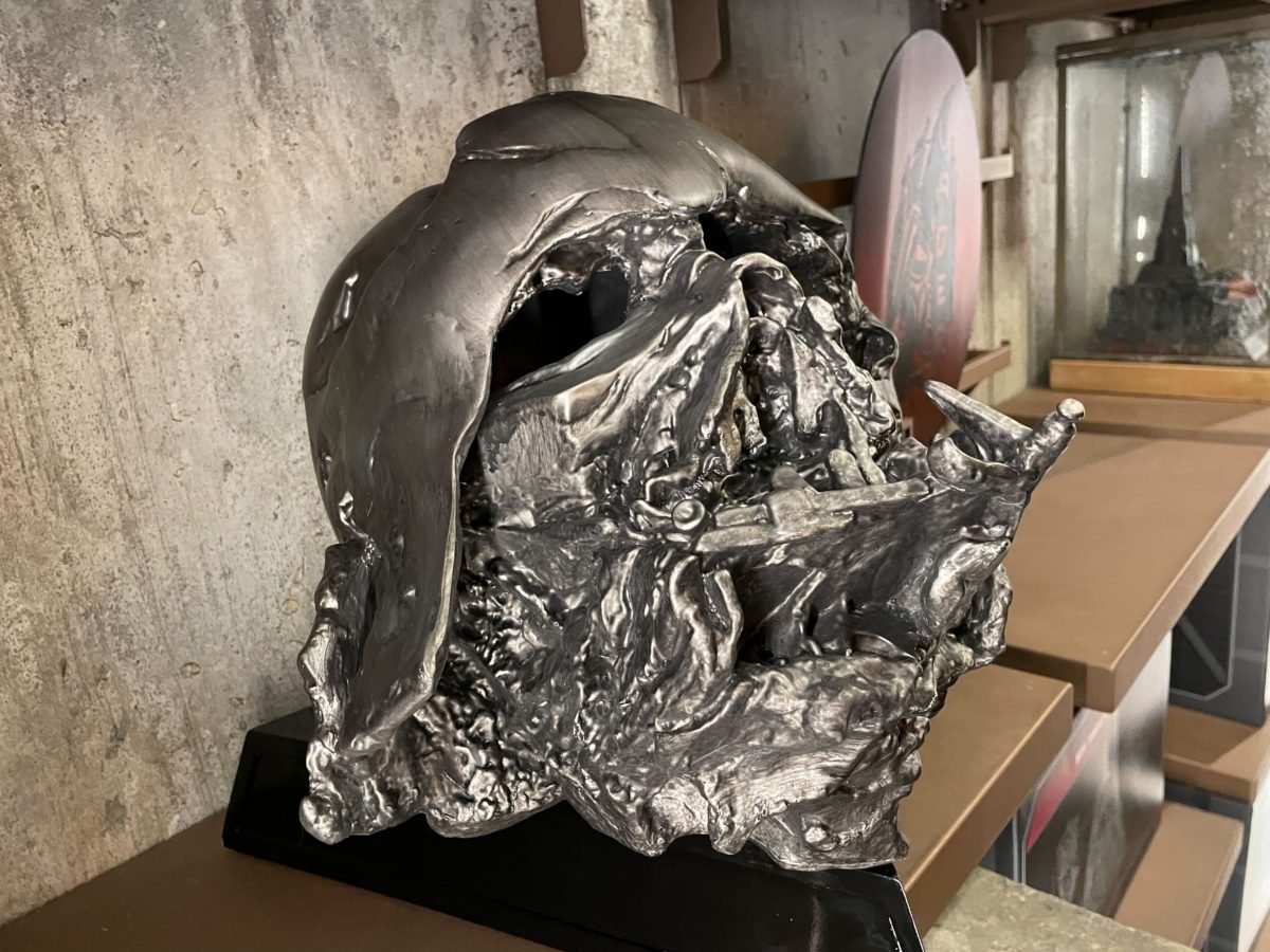 Darth Vader's Destroyed Helmet Found in Dok-Ondar’s Den of Antiquities ... image.