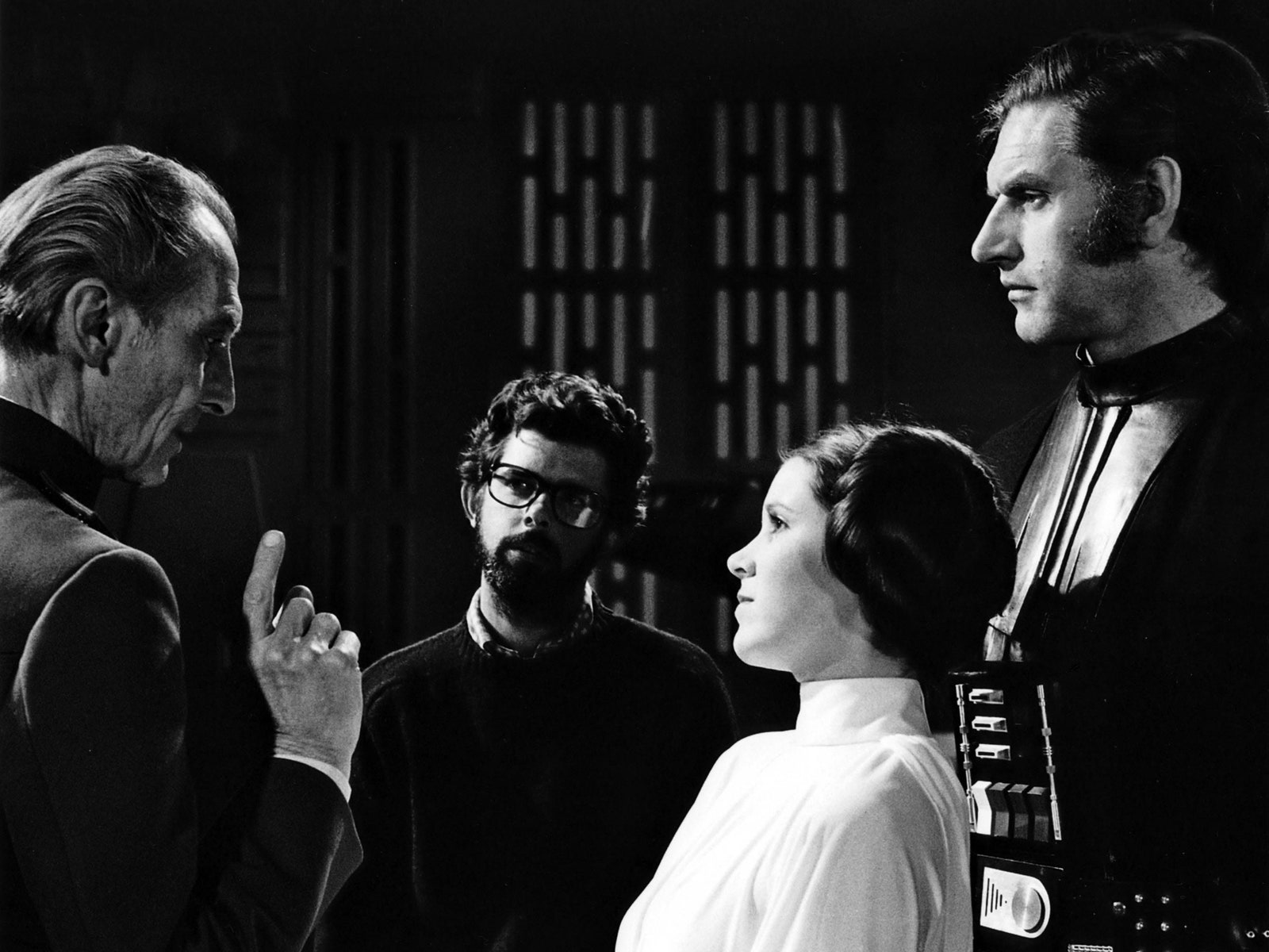 PETER CUSHING GEORGE LUCAS CARRIE FISHER amp DAVID PROWSE STAR WARS EPISODE IV  A NEW HOPE