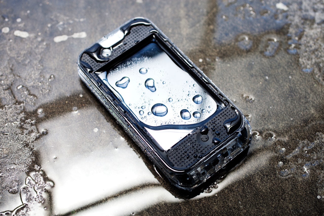 Review: Waterproof iPhone Cases