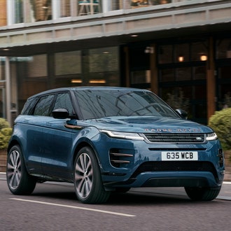 Range Rover's Evoque Hybrid Is Perfect for the US. Shame It's Not Being Sold There