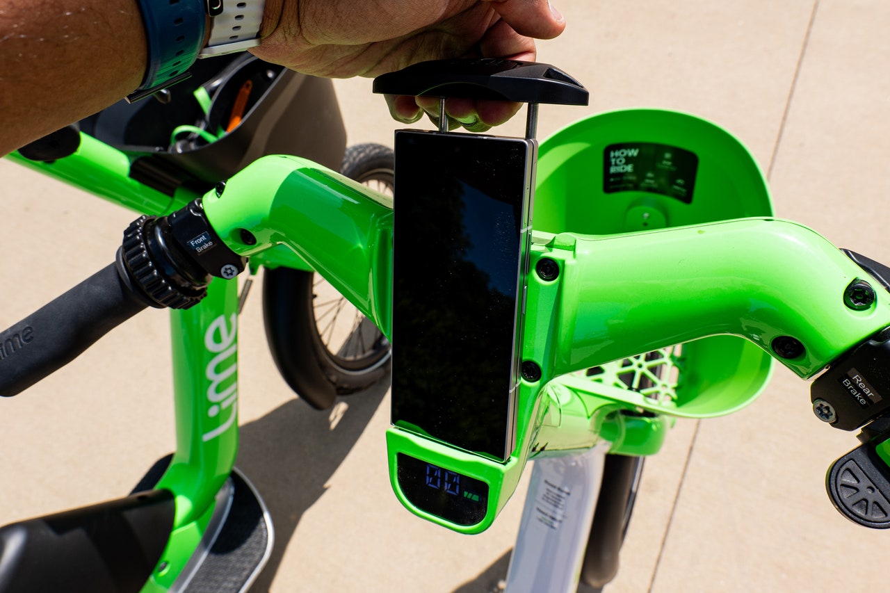 Lime’s New Rideshare Ebikes Are More Approachable&-Throttle and All