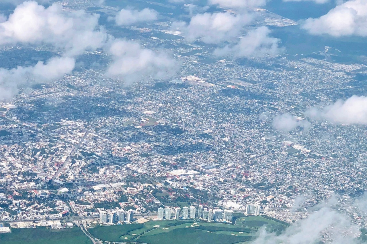 What Cancún’s Tourists Don’t See Is a Sprawling Concrete Jungle