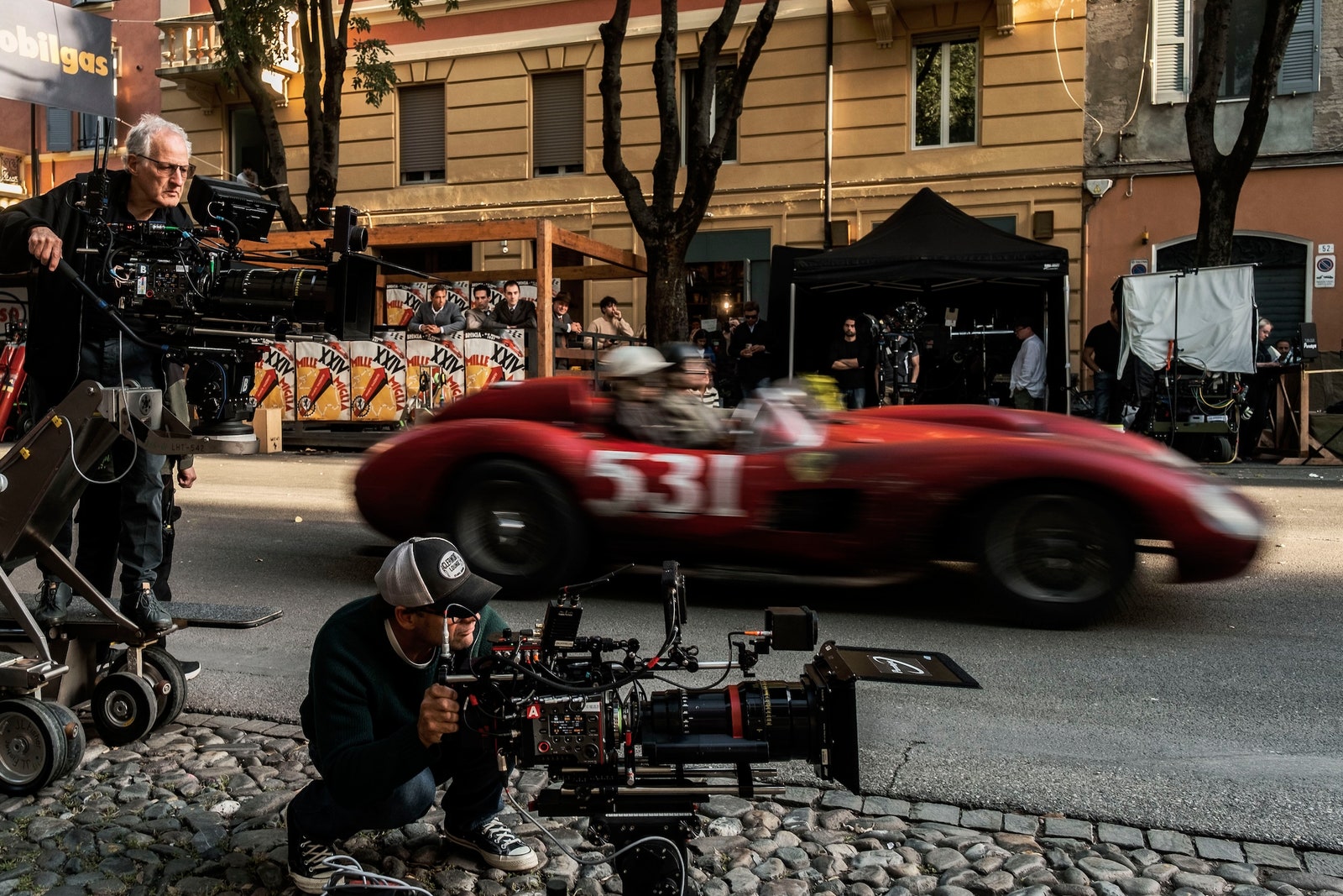 映画『フェラーリ』マイケル・マン監督インタビュー：「自分に疑問を抱き、葛藤する人物にこそ生まれるドラマを描きたい」