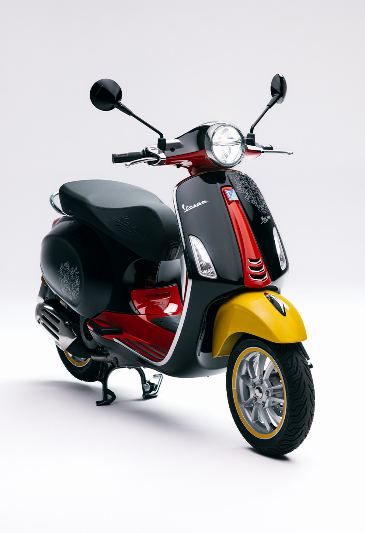 迪士尼米老鼠Vespa Primavera 150聯名特仕版