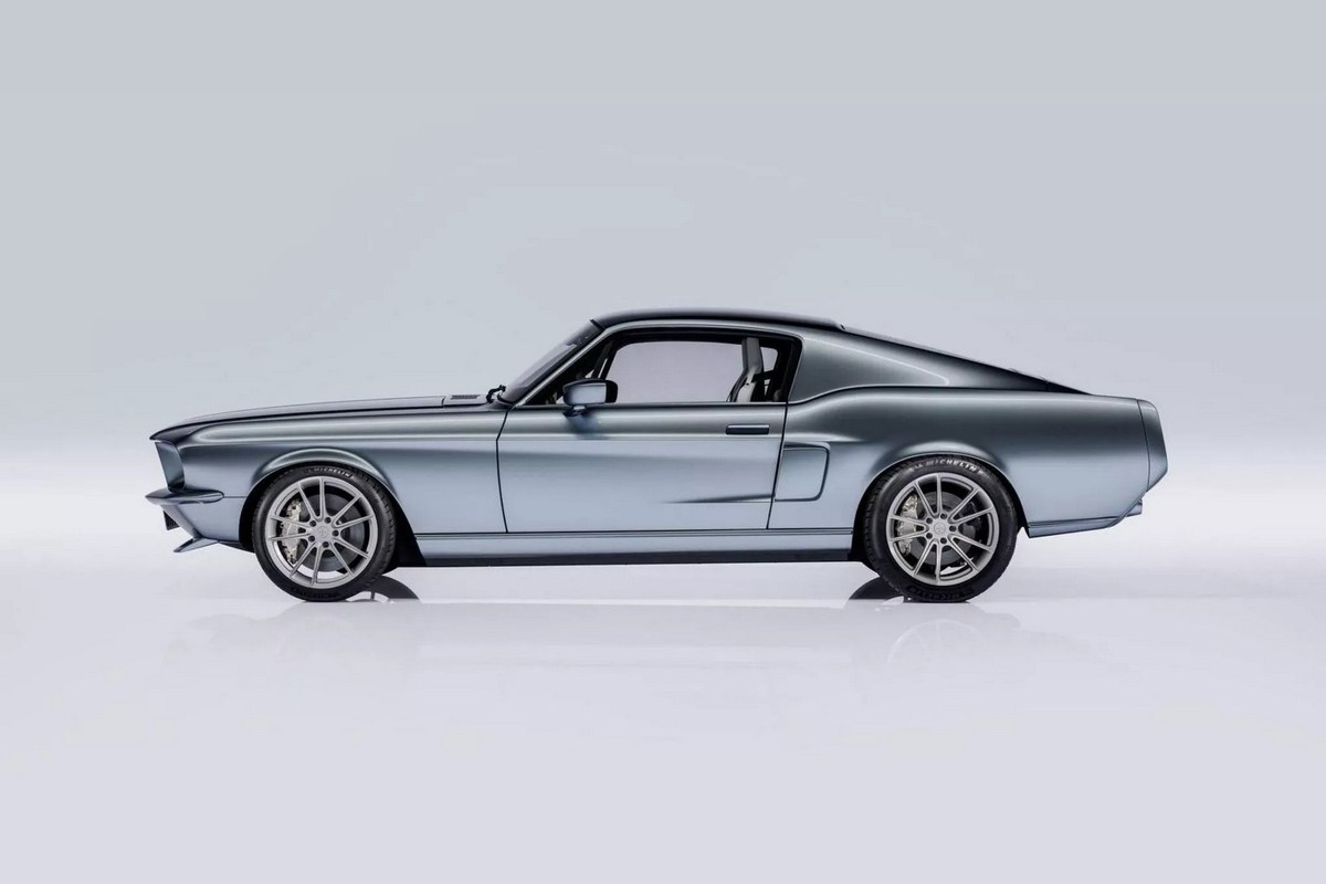 '67 Mustang是以初代Mustang作為設計基礎。