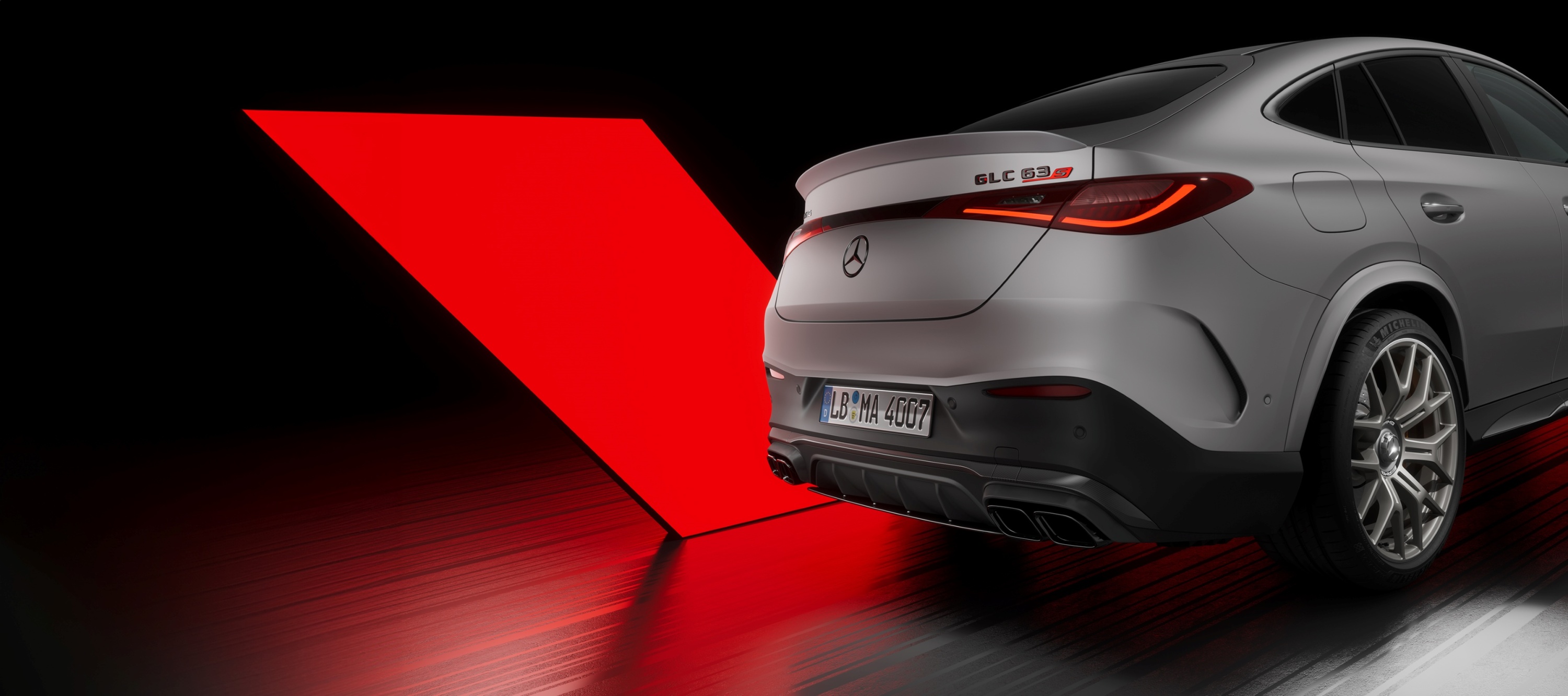 圖一、Mercedes-AMG 最速跑旅 GLC 63 S E PERFORMANCE Coupé 正式上市，0-100 加速僅需 3.5 秒。.jpg