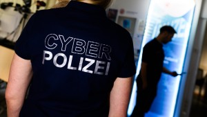 Cyberspace und physische Welt lassen sich nicht voneinander trennen